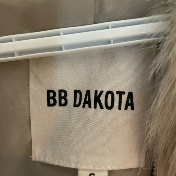 BB Dakota faux fur jacket with hood - Picture 5 of 5